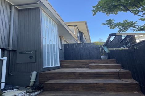 Photo of property in 1/53 Seaview Road, Castor Bay, Auckland, 0620