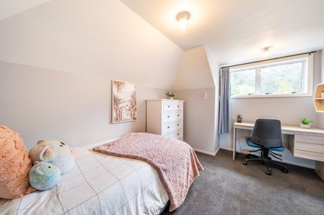 Photo of property in 6 Chatsworth Road, Silverstream, Upper Hutt, 5019