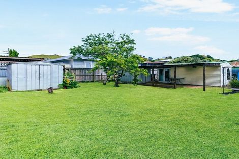 Photo of property in 114 Coronation Road, Mangere Bridge, Auckland, 2022