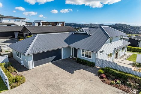 Photo of property in 135 Endeavour Drive, Whitby, Porirua, 5024