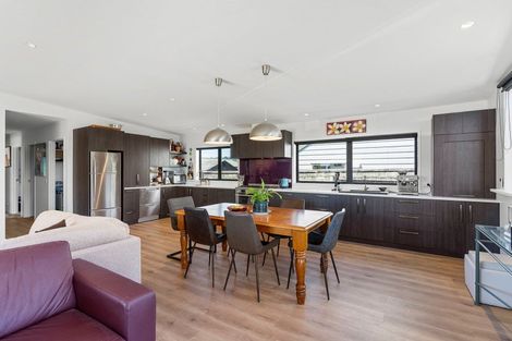 Photo of property in 114 Tamaki Road, Whangamata, 3620