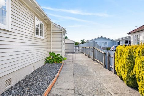 Photo of property in 4 Russell Road, Marewa, Napier, 4110