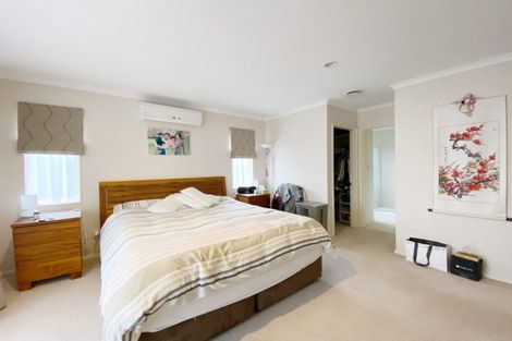 Photo of property in 4 Ballyroney Place, East Tamaki, Auckland, 2013
