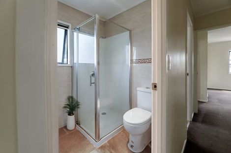 Photo of property in 17 Dungarvon Place, Clendon Park, Auckland, 2103