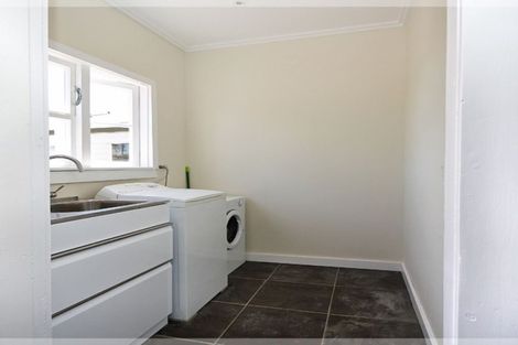 Photo of property in 42 Mckenzie Street, Levin, 5510