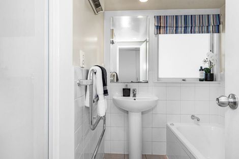 Photo of property in 53a Garreg Road, Bryndwr, Christchurch, 8052