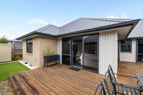 Photo of property in 5 Clifford Close, Leamington, Cambridge, 3432