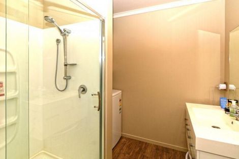 Photo of property in 1/102 Old Farm Road, Hamilton East, Hamilton, 3216