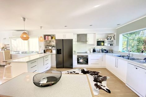 Photo of property in 12 Shannon Place, Torbay, Auckland, 0630