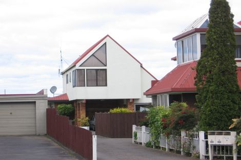 Photo of property in 230 Devonport Road, Tauranga, 3110
