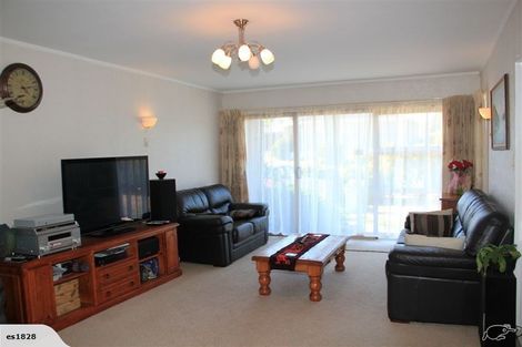 Photo of property in 65 Luton Avenue, Sunnyhills, Auckland, 2010