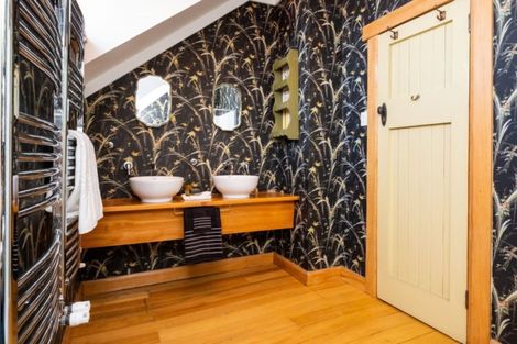 Photo of property in 28 Fitzroy Road, Bluff Hill, Napier, 4110