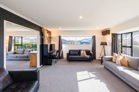 Photo of property in 2 Alpine Grove, Kelvin Grove, Palmerston North, 4414