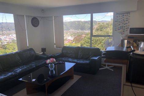 Photo of property in 89 Miromiro Road, Normandale, Lower Hutt, 5010