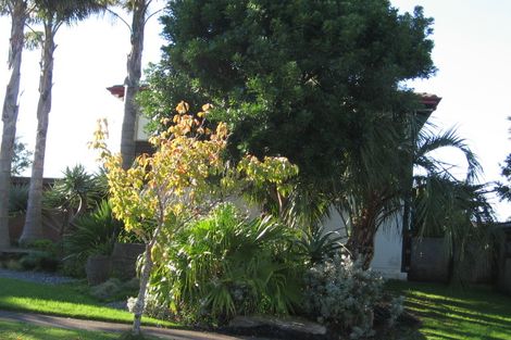 Photo of property in 33 Sorrel Crescent, Bucklands Beach, Auckland, 2012