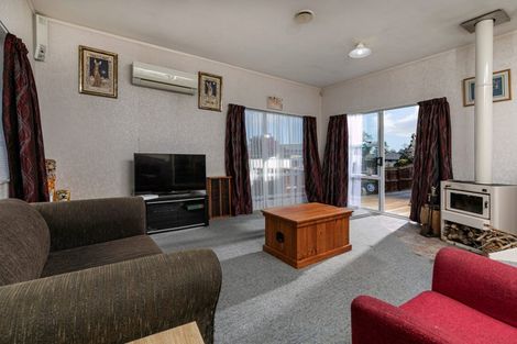 Photo of property in 14 Miriam Corban Heights, Henderson, Auckland, 0612