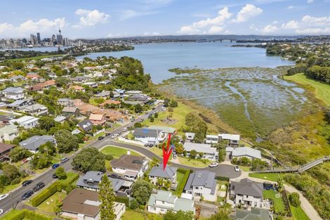 Photo of property in 3 Merwood Lane, Devonport, Auckland, 0624