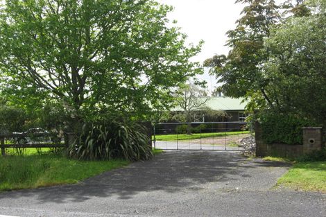 Photo of property in 183 Oraha Road, Kumeu, 0892