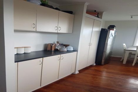 Photo of property in 48 Omata Road, Marfell, New Plymouth, 4310