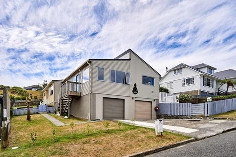 Photo of property in 35a Penryn Drive, Camborne, Porirua, 5026