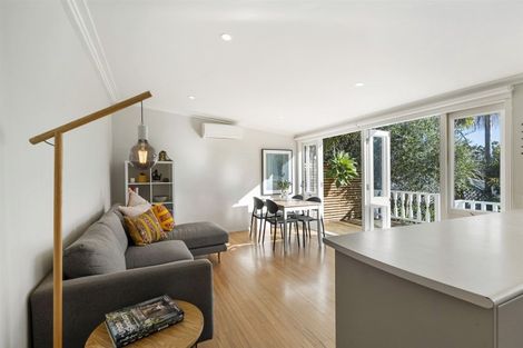 Photo of property in 7 Rodney Road, Northcote Point, Auckland, 0627