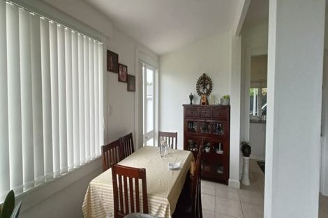 Photo of property in 105 Archibald Road, Kelston, Auckland, 0602