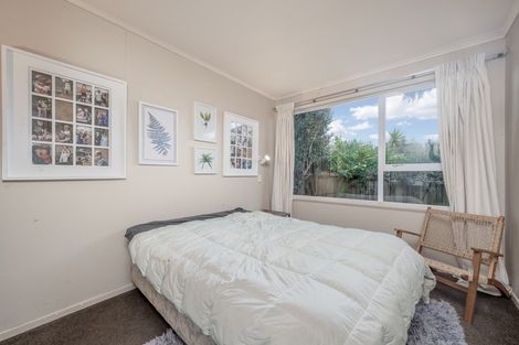 Photo of property in 1/90 Bradbury Road, Botany Downs, Auckland, 2010