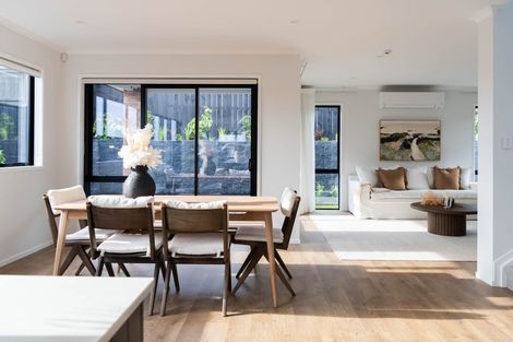 Photo of property in 40 Metoriti Crescent, Karaka, 2124