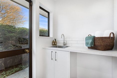 Photo of property in 2/64 Searells Road, Strowan, Christchurch, 8052