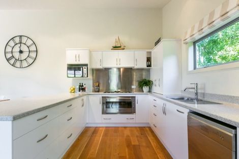 Photo of property in 28 Airini Road, Waimarama, Havelock North, 4294