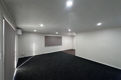 Photo of property in 2/30 Kennington Drive, Clendon Park, Auckland, 2103