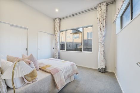Photo of property in 22 Sunshine Boulevard, Sunnyvale, Auckland, 0612