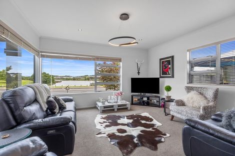 Photo of property in 21 Lakeview Quay, Pyes Pa, Tauranga, 3112
