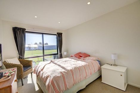 Photo of property in 8 Northside Drive, Waikuku, Rangiora, 7473