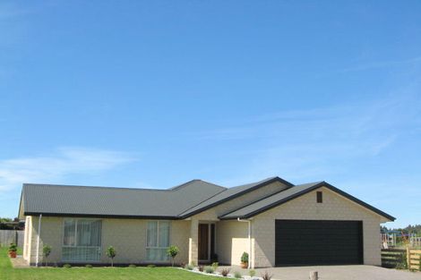 Photo of property in 6 Globe Bay Drive, Templeton, Christchurch, 8042