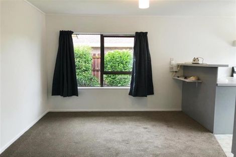 Photo of property in 2/16 Ross Martin Court, Conifer Grove, Takanini, 2112