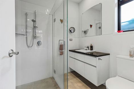 Photo of property in 64 Raukawa Drive, Bethlehem, Tauranga, 3110