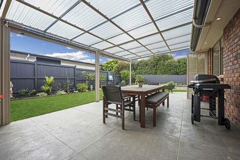 Photo of property in 11 Murray Becroft Avenue, Henderson Valley, Auckland, 0612