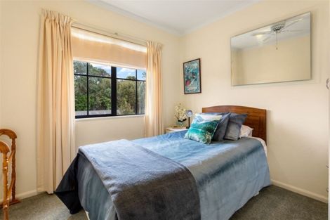 Photo of property in 15b Harrybrook Road, Green Bay, Auckland, 0604