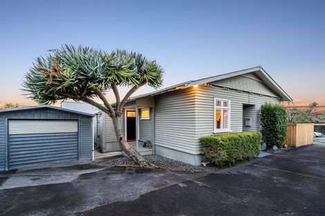 Photo of property in 1/10 Corrella Road, Belmont, Auckland, 0622