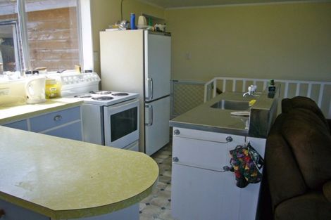 Photo of property in 65 Seaview Road, Cable Bay, 0420