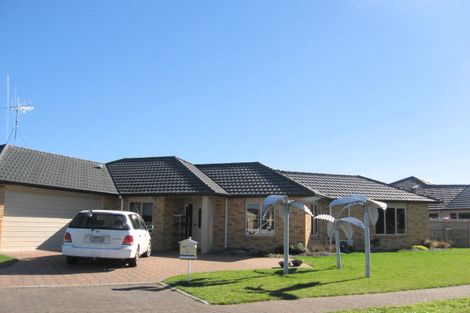 Photo of property in 40 Nielsen Gardens, Rototuna, Hamilton, 3210