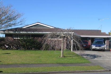 Photo of property in 11 Hazeldene Place, Opaheke, Papakura, 2113