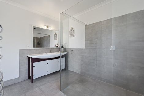 Photo of property in 2 Parnwell Place, Ohauiti, Tauranga, 3112