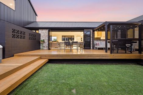 Photo of property in 8 Motiti Road, Papamoa Beach, Papamoa, 3118