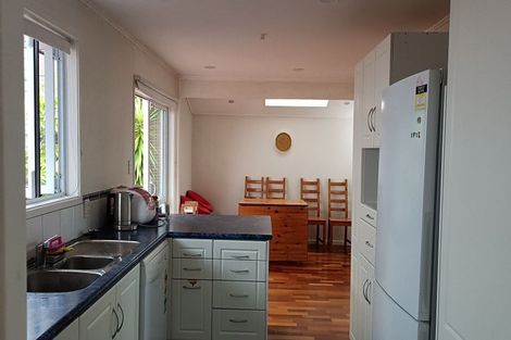 Photo of property in 10 Aralia Road, Sunnynook, Auckland, 0620