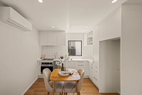 Photo of property in 1/721 Te Atatu Road, Te Atatu Peninsula, Auckland, 0610