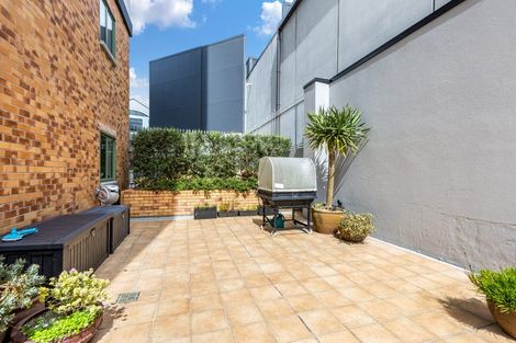 Photo of property in Highgate Towers, 5e/8 Howe Street, Freemans Bay, Auckland, 1011