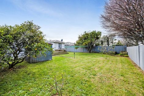 Photo of property in 14 Karaka Street, Merrilands, New Plymouth, 4312