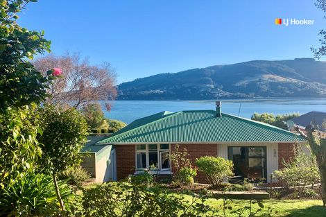 Photo of property in 34 Bayne Terrace, Macandrew Bay, Dunedin, 9014